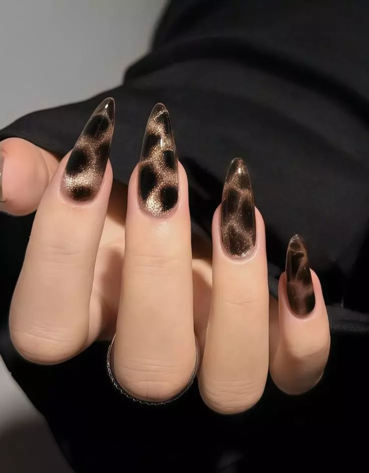 Cat Eye Nails Design