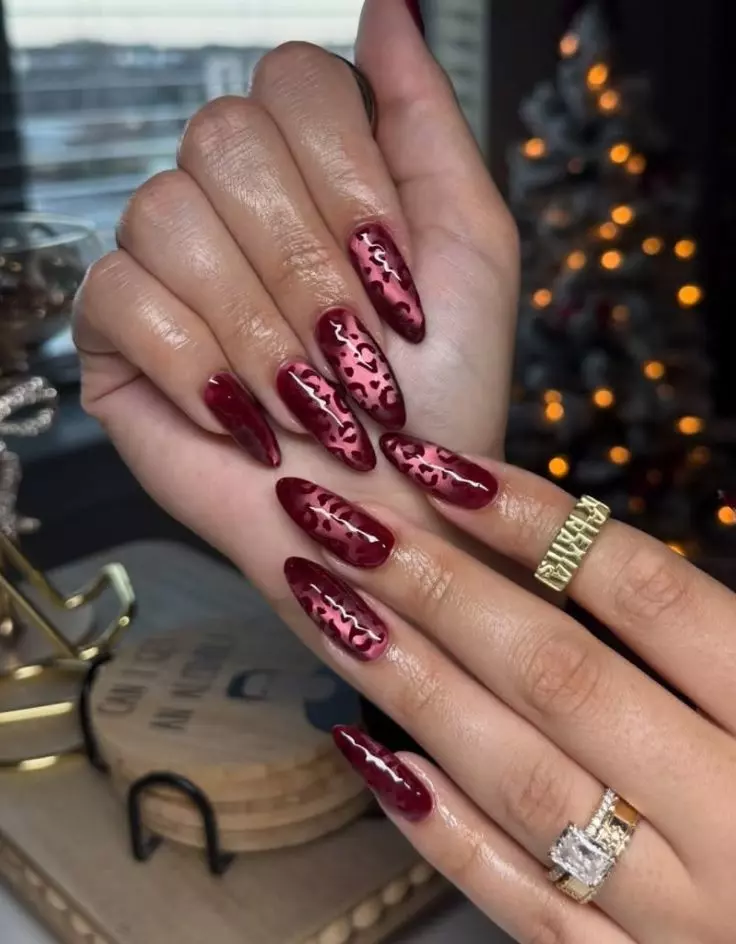 Cat Eye Nails Red
