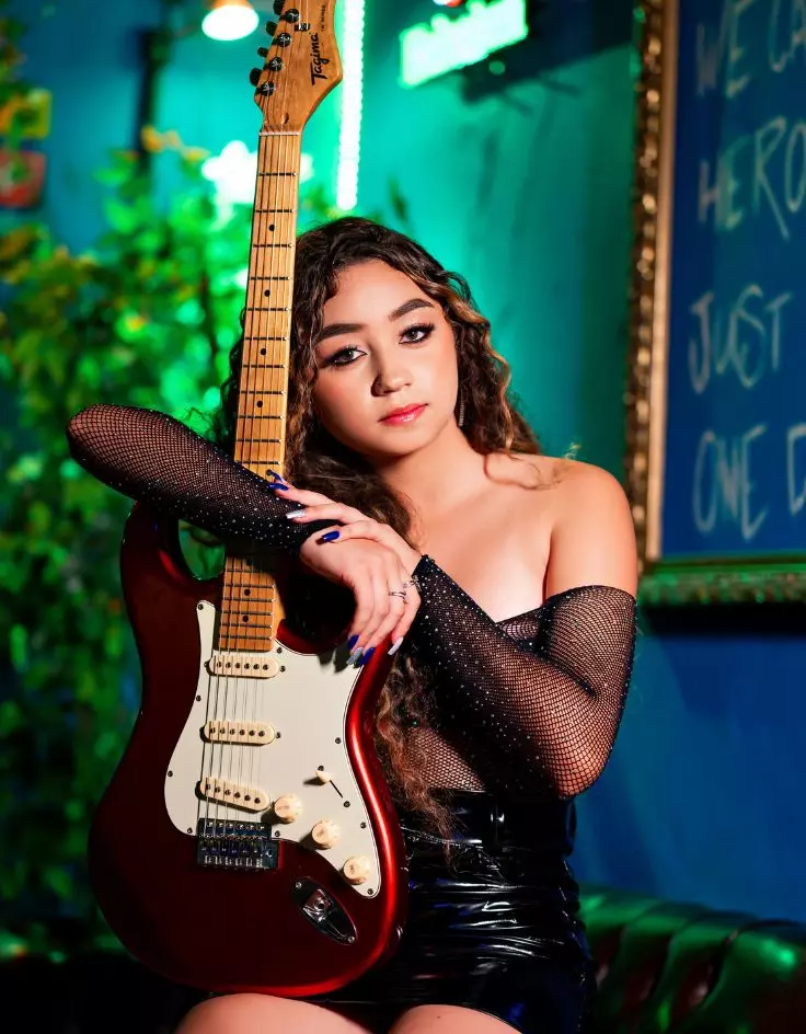 Rockstar Girlfriend Makeup