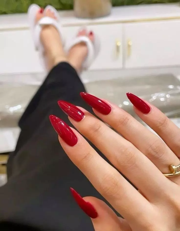 Red Nails