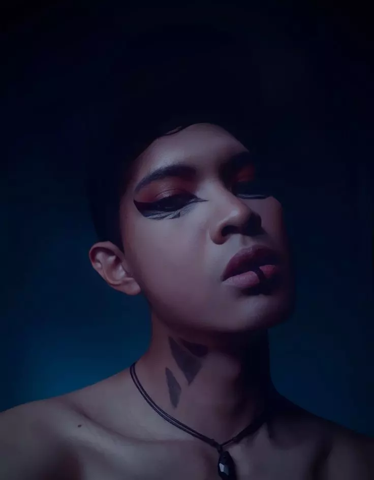 Man Dark Eye Makeup