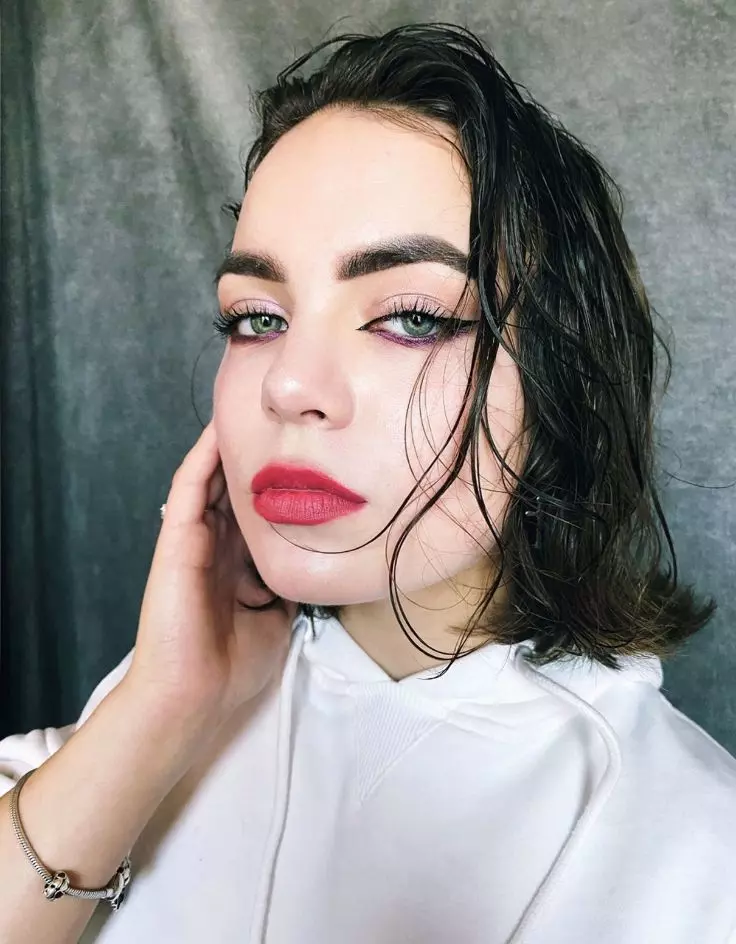 Eyeliner Emo Baddie Makeup