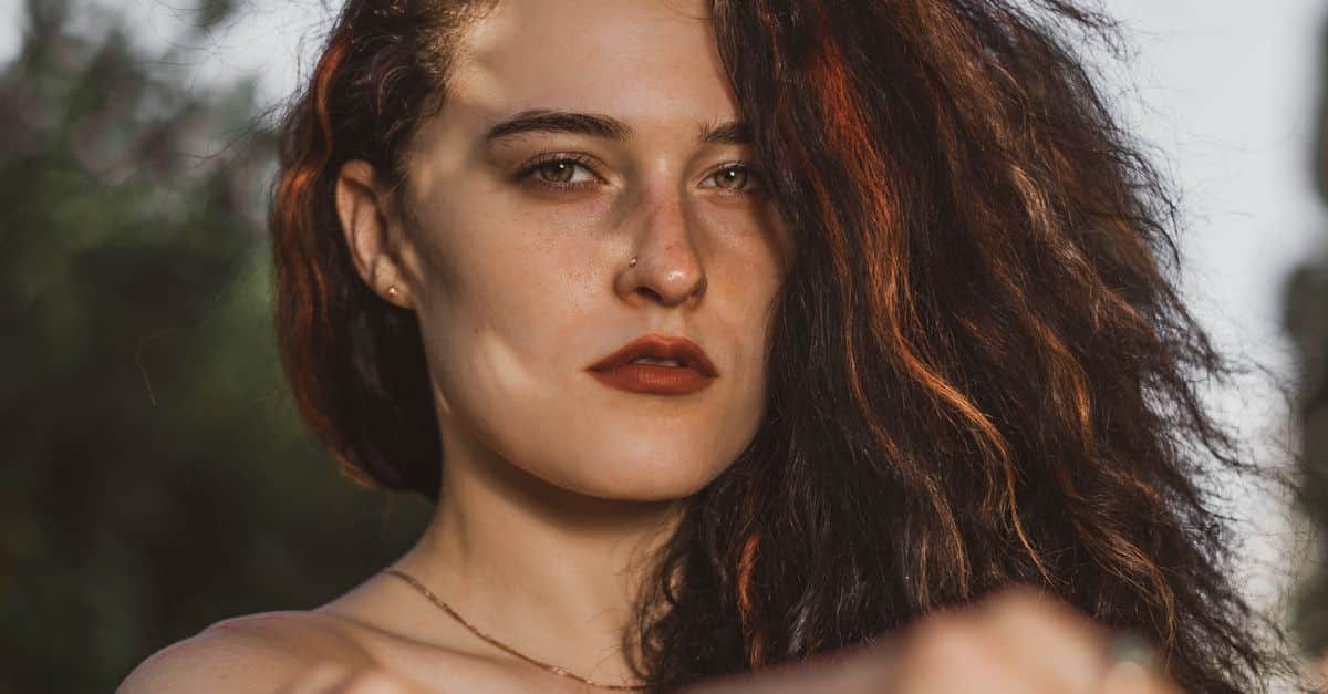 7 Stunning Ways to Rock Dark Brunette Hair with Highlights