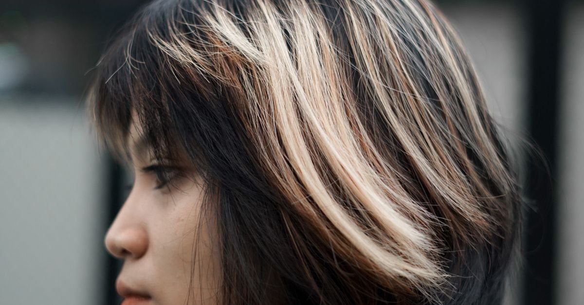 Achieving Flawless Blonde Highlights: A Comprehensive Guide
