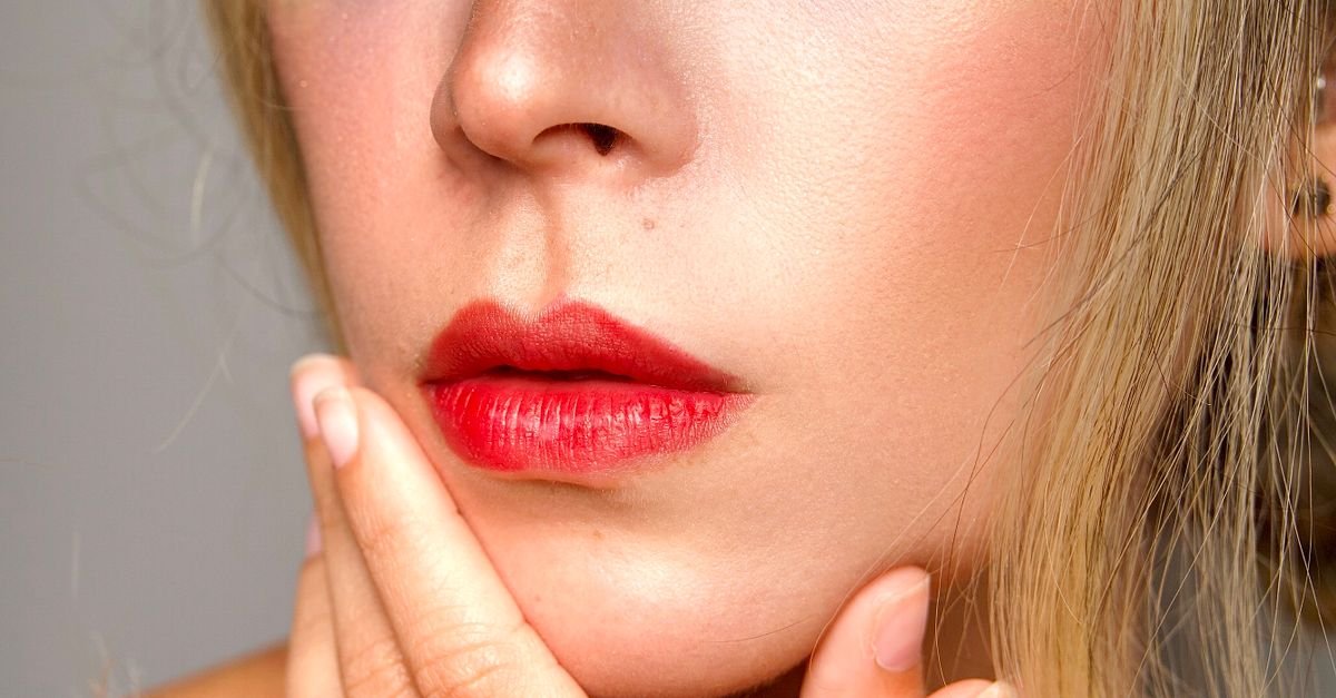 Sparkle Your Look: The Ultimate Guide to Gemstone Makeup for Every Occasion