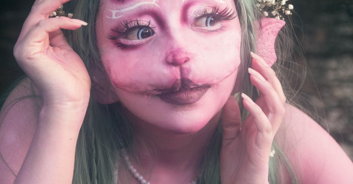 Master the Weirdcore Makeup Trend: A Step‑by‑Step Checklist
