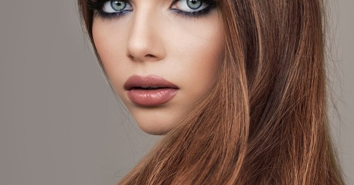 The Complete Beginner’s Guide to Dark Brown Hair with Lowlights