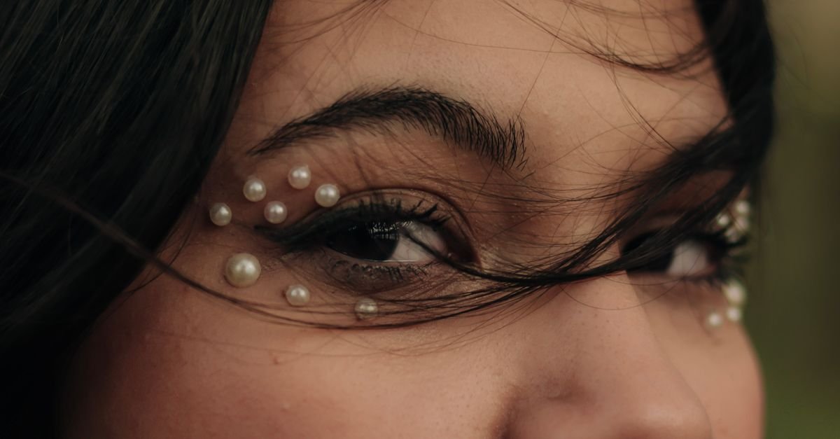 Sparkle and Style: Creative Face Gems Ideas for Every Occasion