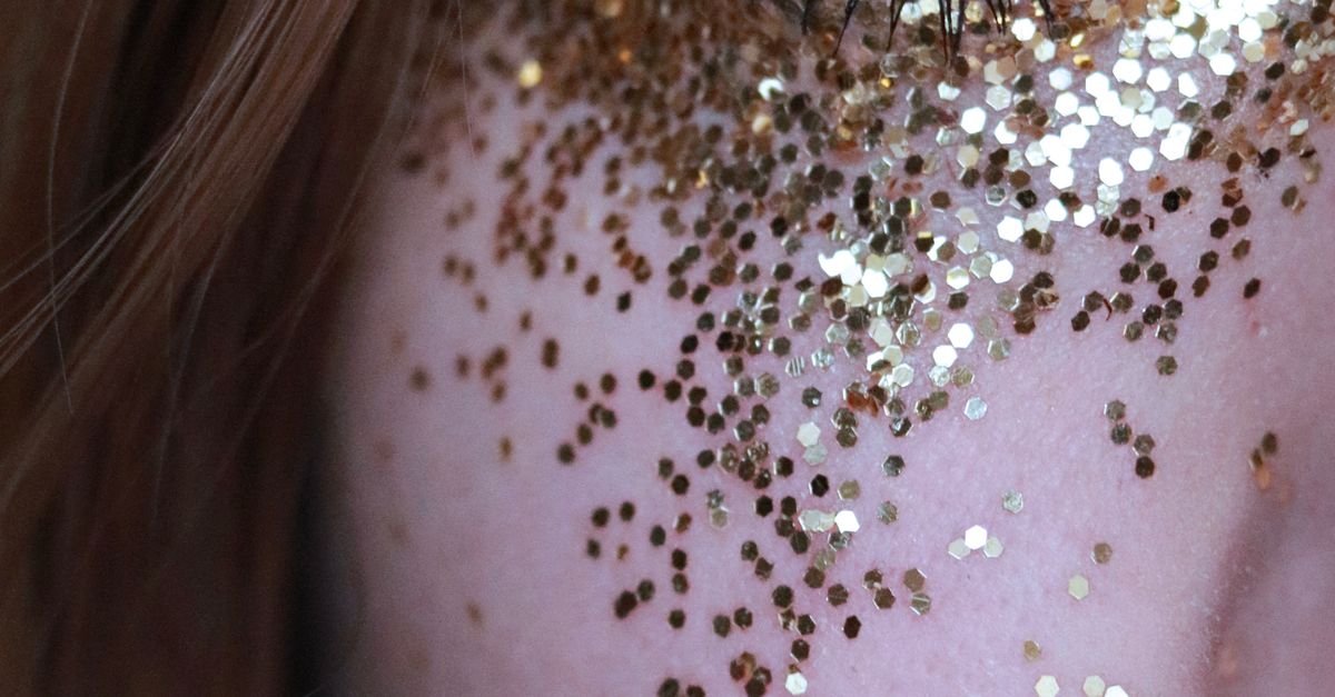 Glitter Eye Makeup: Sparkle Without the Mess – Expert Tips & Tricks