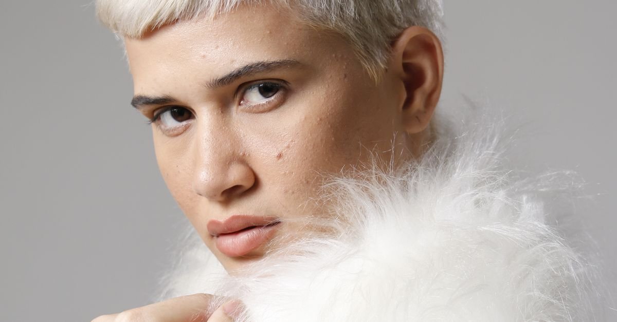 Platinum Hair Guide: Pros, Cons, Costs, and Care for the Perfect Silver Look