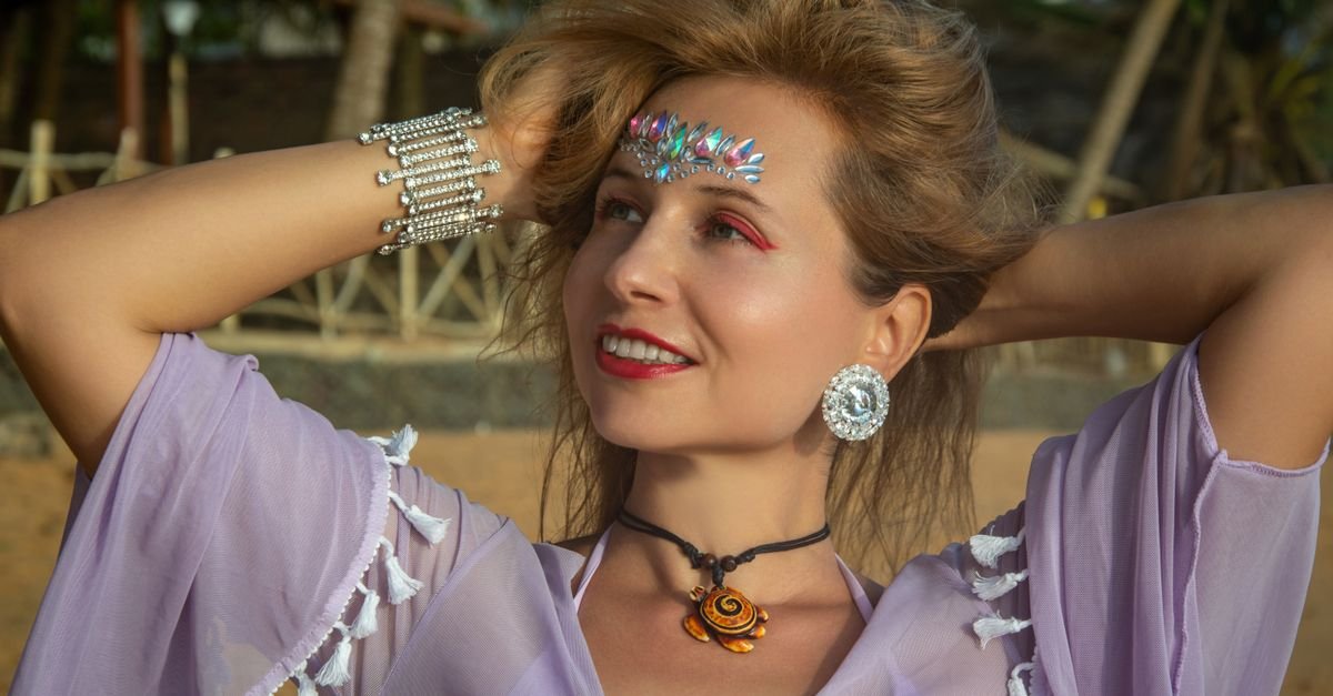 Sparkle Your Look: The Ultimate Guide to Gemstone Makeup for Every Occasion