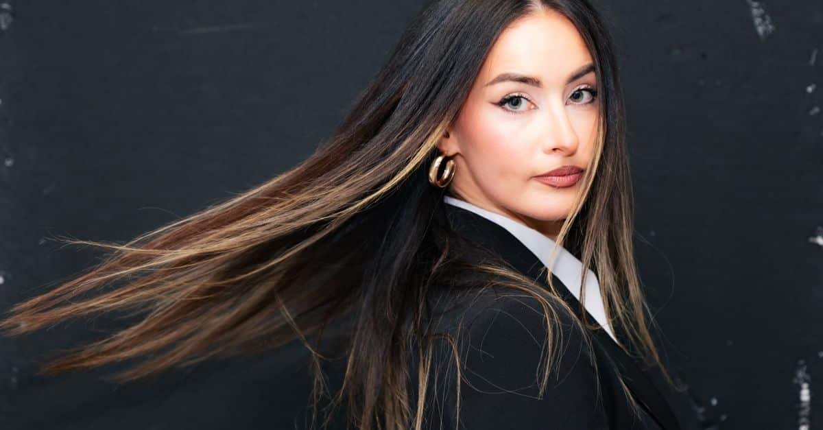 The Ultimate Step‑By‑Step Guide to Rocking Dark Hair with Highlights