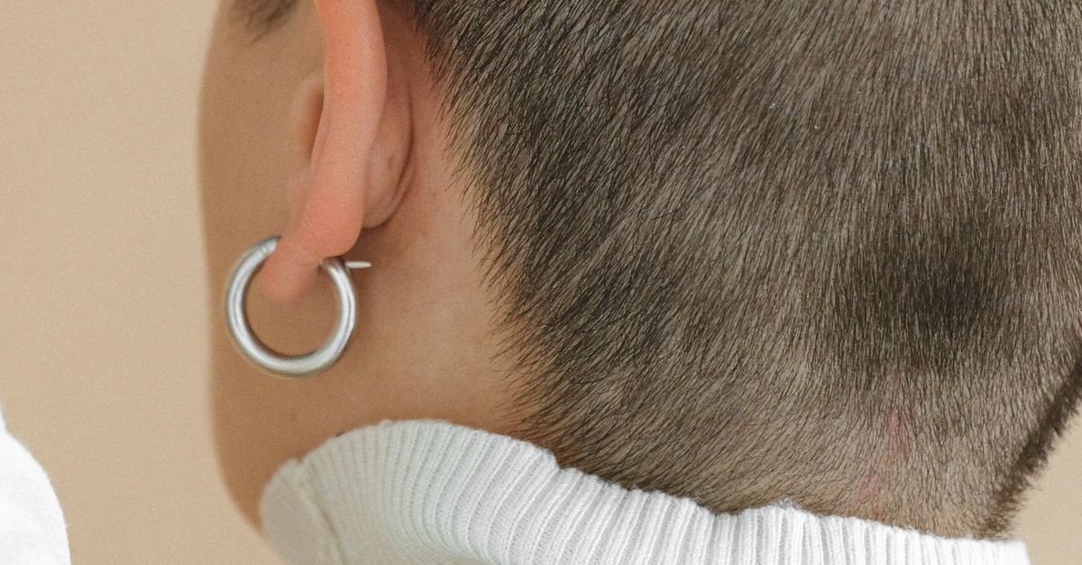 Bold & Beautiful: The Ultimate Guide to Buzz Cut Women Styles