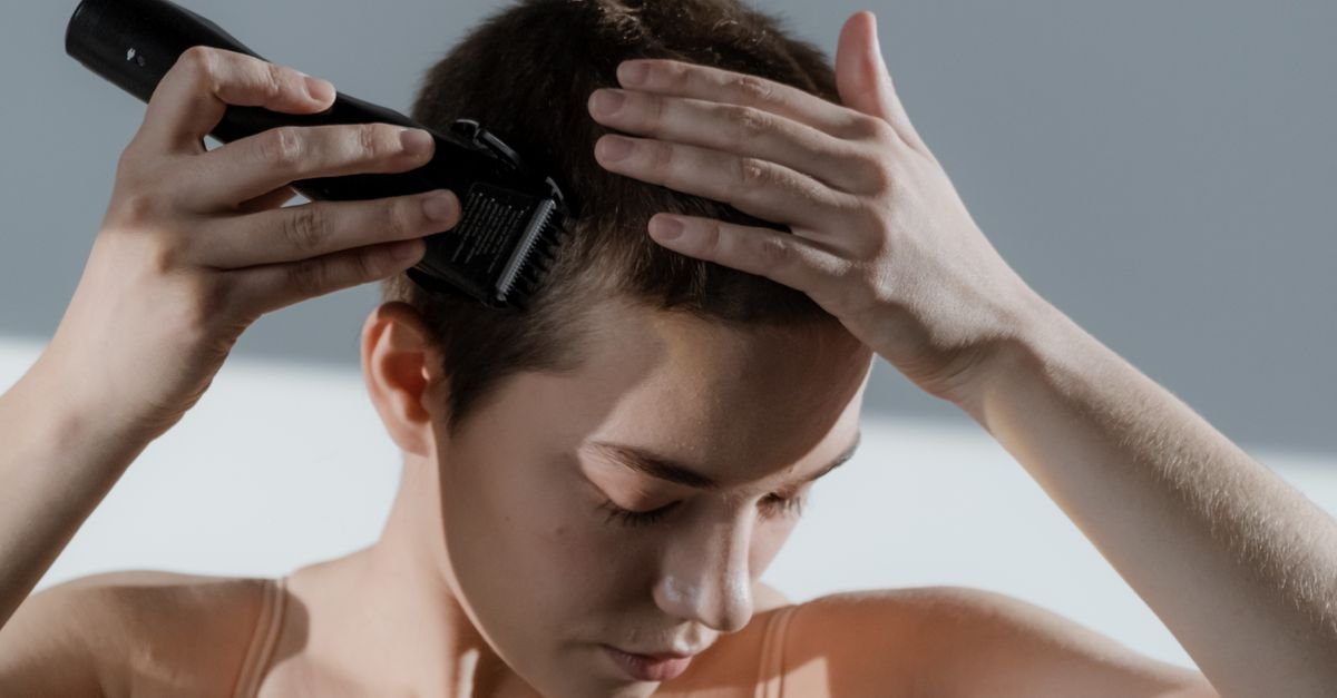 Bold & Beautiful: The Ultimate Guide to Buzz Cut Women Styles