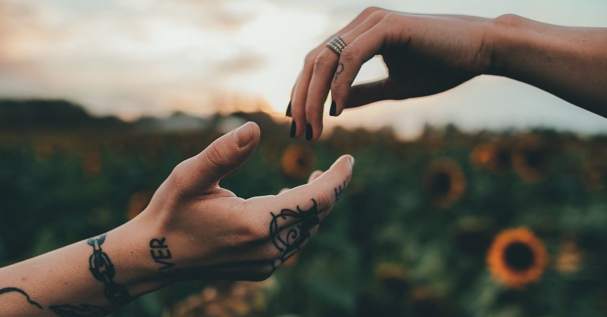 Brightening Up Your Beauty Routine: A Comprehensive Guide to Sunflower Nails