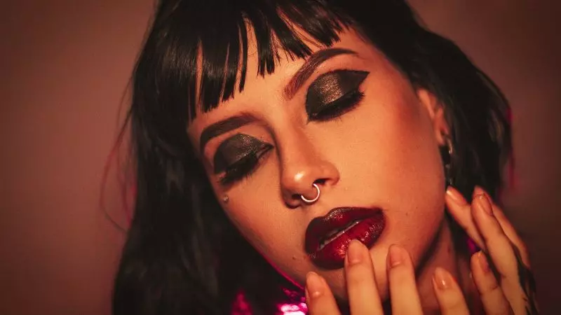 90s Vampy Makeup